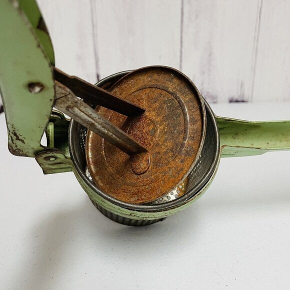 Rustic Vintage Retro Green Steel Handle Potato Masher Ricer Food Press Strainer - Picture 8 of 9